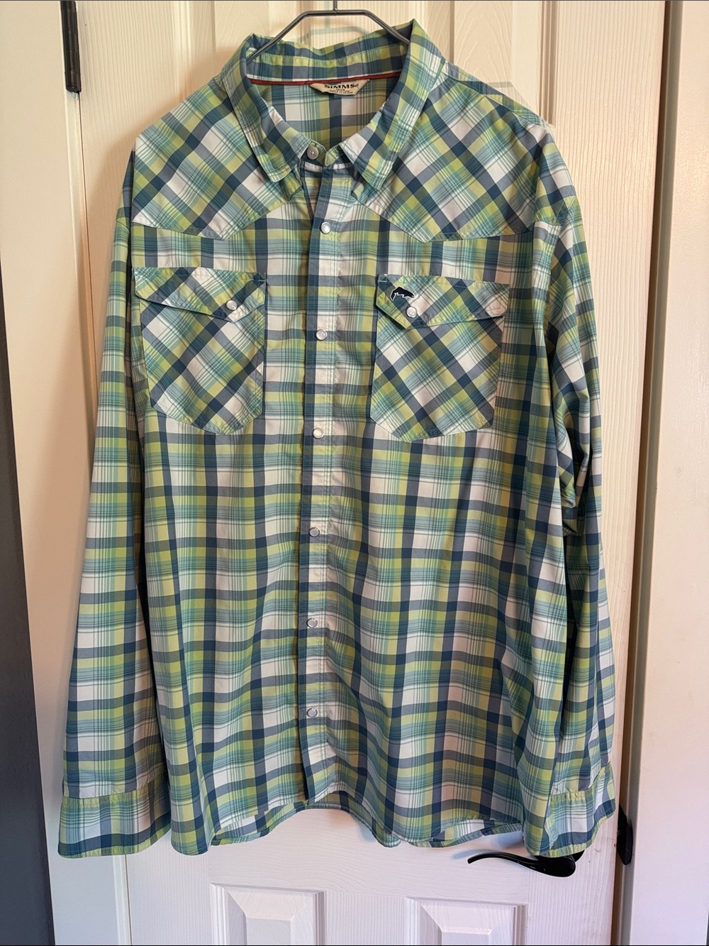 Men’s size 3XL Simms brand light weight fishing shirt.
